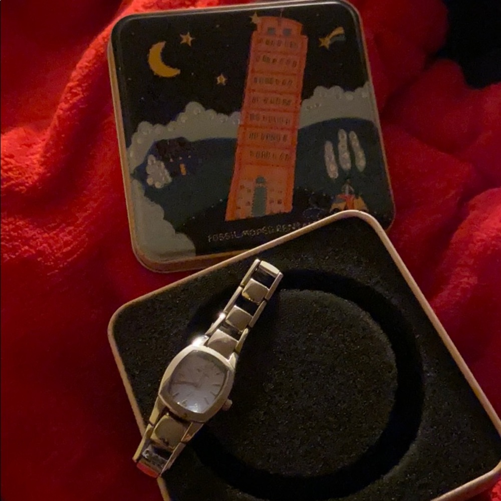 Ladies fossil watch water resistant